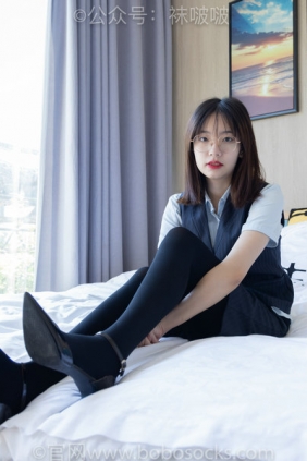BoBoSocks袜啵啵 No.038 小甜豆-建行行服、高跟鞋、厚黑丝 [131P1V-6.37GB]