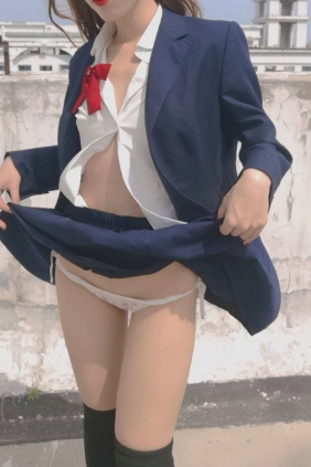 钛合金大粑粑 - 天台 [27P-59MB]