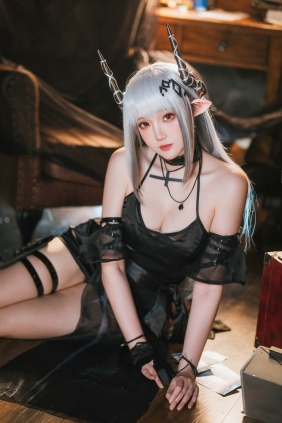 Coser瓜希酱福利 - 明日方舟 泥岩音律联觉 零号特工 [25P-100MB]