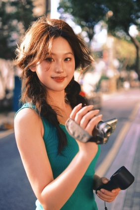 [YITUYU]艺图语 2025.11.04 已经开始怀念夏天 [16P-618MB]