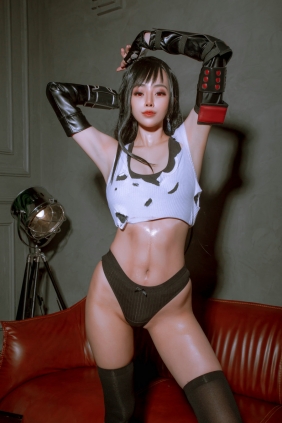 日本性感萝莉Byoru - Tifa [30P-203MB]