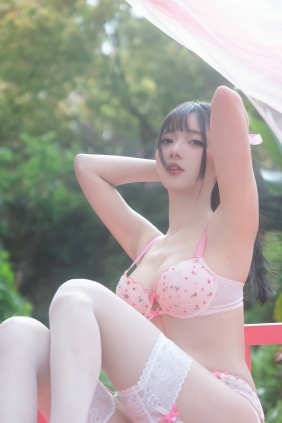 可爱妹子陆卿卿kyokyo - 法式私房 [27P-166MB]