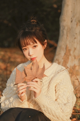 可爱妹子Fushii_海堂 - 秋日女友 [31P-106MB]