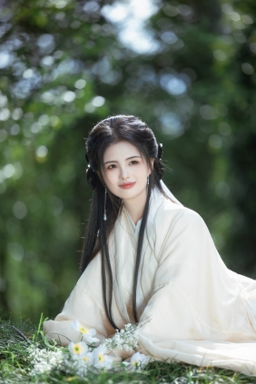 [YITUYU]艺图语 2025.11.14 时光清浅处，一步一安然。 瞿黑黑 [12P-79MB]