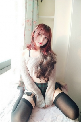 二次元美女古川kagura - 性感毛衣 [40P-147MB]