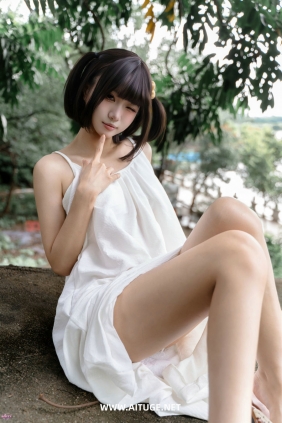 动漫博主柒柒要乖哦 - 雨天邂逅 [178P1V-2.06GB]