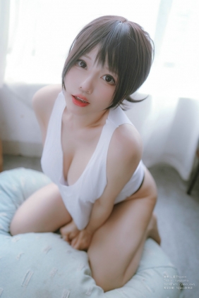 萌妹子Nyako喵子 - 隣のやばいお姉さん 背心 [78P1V-732MB]