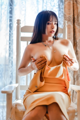 秋和柯基(夏小秋秋秋) - 黄色连衣裙 [44P-533MB]