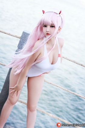 Coser小姐姐Potato Godzilla - Zero Two Swimsuit [29P-105MB]