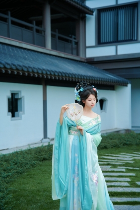 [YITUYU]艺图语 2026.03.25 青衫故人 诗诗 [28P-389MB]