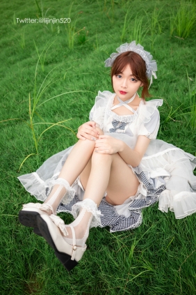 梨瑾瑾 - 草地 [22P-267MB]