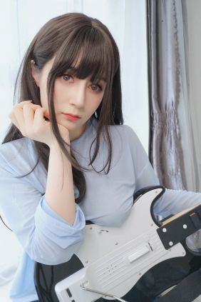 Coser小姐姐白银 - 镜子里的姐姐 [21P1V-67MB]