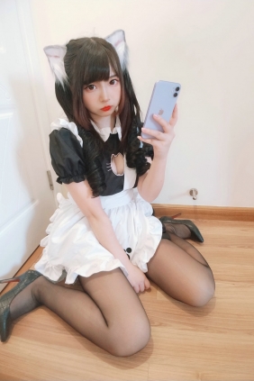 二次元美女古川kagura - 黑丝开胸 猫耳女仆 [55P1V-152MB]