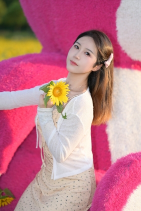 [YITUYU]艺图语 2025.11.14 向日葵的希望 [10P-116MB]