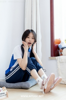 物恋传媒 No.2735 萌萌-白棉袜、裸足、校服 [155P1V-3.75GB]