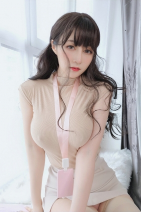 Coser小姐姐白银 - 上司の意地悪 [24P1V-85MB]
