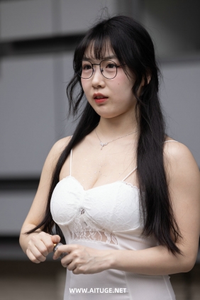 精选街拍视频 No.10558 丰满珂珂汤小圆黑丝玉足 [363P-3.96GB]