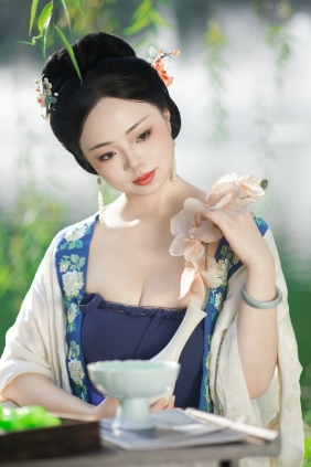 [YITUYU]艺图语 2025.10.28 玉貌香腮天赋与，清姿不假铅华。[12P-238MB]