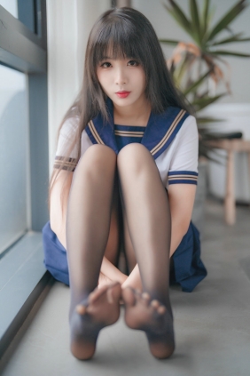 轩萧学姐 - 五月舰长 黑丝JK内衣 [32P-112MB]