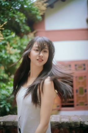 [YITUYU]艺图语 2025.06.08 花舞青春 小怡 [31P-1.19GB]