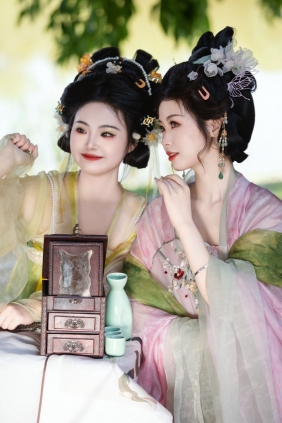 [YITUYU]艺图语 2025.06.14 春日宴 半日闲 [15P-274MB]