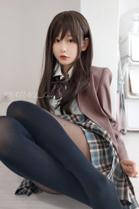 迷之呆梨(发条少女)[fantia] - 春の制服 [17P1V-50MB]