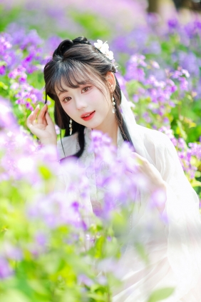 [YITUYU]艺图语 2026.04.04 二月兰️白汉服 坠入紫色雾境的国风仙女 夏美 [67P-...