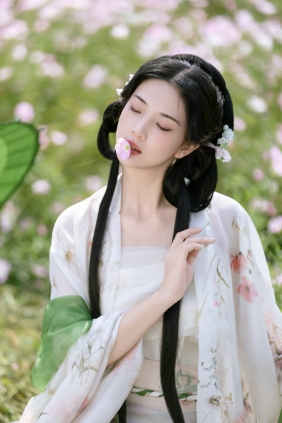 [YITUYU]艺图语 2025.11.28 予君书 芝芝琪 [26P-405MB]