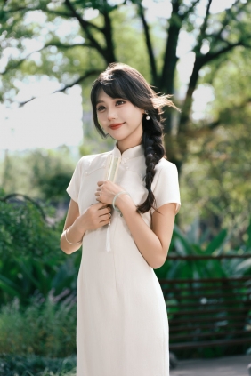 [YITUYU]艺图语 2025.10.21 依稀记得那年夏天很美 [9P-303MB]
