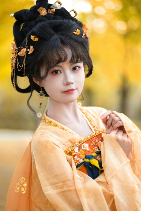 [YITUYU]艺图语 2025.12.11 银杏从来不负秋 奈仔 [19P-281MB]