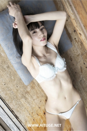 保田真愛 - 猟奇的な美尻 [73P49MB]