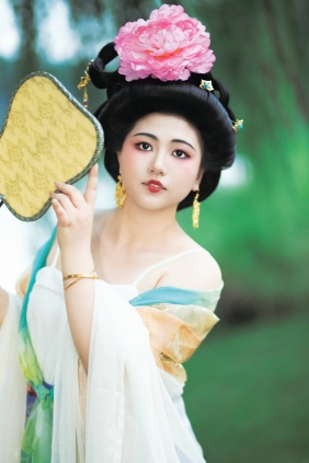 [YITUYU]艺图语 2025.10.22 仿古画汉服拍摄 [15P-254MB]