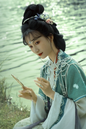 [YITUYU]艺图语 2025.10.25 媚娘出游记 冰皮月亮蛋~ [9P-278MB]