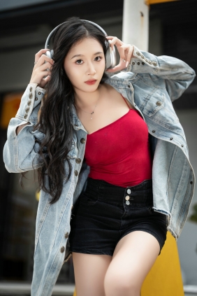 [YITUYU]艺图语 2025.05.19 泰裤辣 甜甜 [18P-353MB]