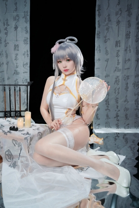 miko酱ww - 洛天依旗袍 [30P-272MB]