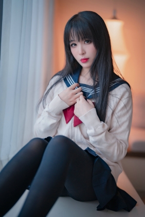 轩萧学姐 - 黑丝JK 2.0 [44P-168MB]