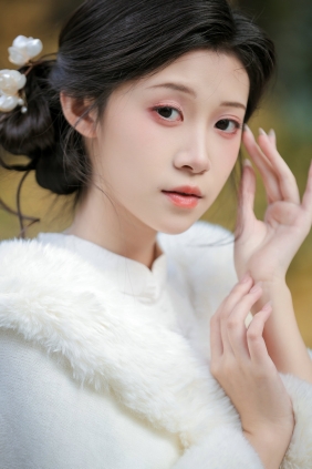 [YITUYU]艺图语 2025.12.26 适合冬天的一组旗袍 一口烧麦 [10P-151MB]