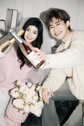 [YITUYU]艺图语 2025.05.05 胶片生日 晴天+卡卡 [14P-182MB]