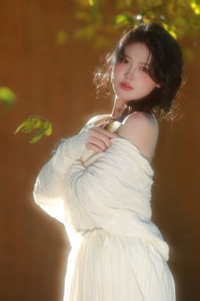 [YITUYU]艺图语 2025.12.30 落叶的季节 [9P-94MB]