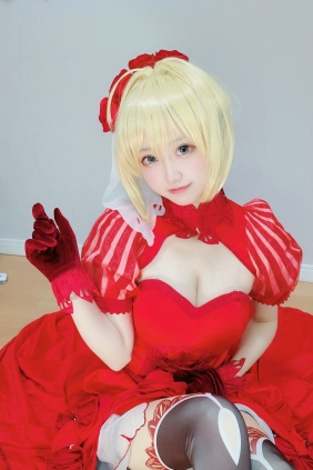 千阳(ちよ) - 尼禄红礼服 [11P-23MB]