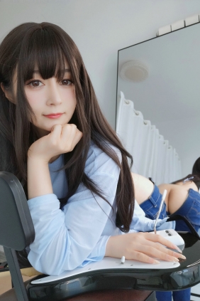 Coser小姐姐白银 - ギターの妹 [22P1V-132MB]