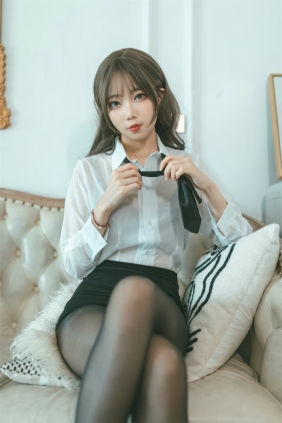 杏仁曲奇 - OL额外时间 [61P-302MB]