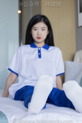 BoBoSocks袜啵啵 No.039 小奶熊-校服、vans帆布鞋、短白棉袜、裸足 [154P1V-7.00GB]