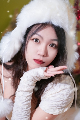 [YITUYU]艺图语 2025.12.03 白色圣诞节 [9P-62MB]