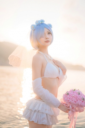 橙子喵 - 蕾姆海边婚纱花嫁 [18P-170MB]