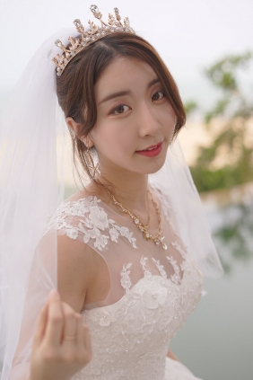 人气Coser黑川 - 海岛之旅 婚纱 [17P-136MB]
