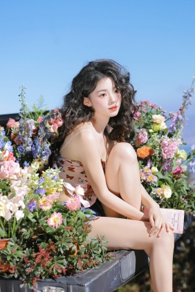 [YITUYU]艺图语 2025.05.23 风和她都是自由的 鹿离 [29P-292MB]