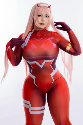 Uy Uy - Zero Two [30P-82MB]