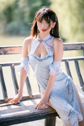 可爱妹子陆卿卿kyokyo - 蓝色旗袍 [24P-103MB]