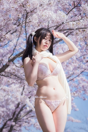 六味帝皇酱 - 樱花JK [53P-369MB]